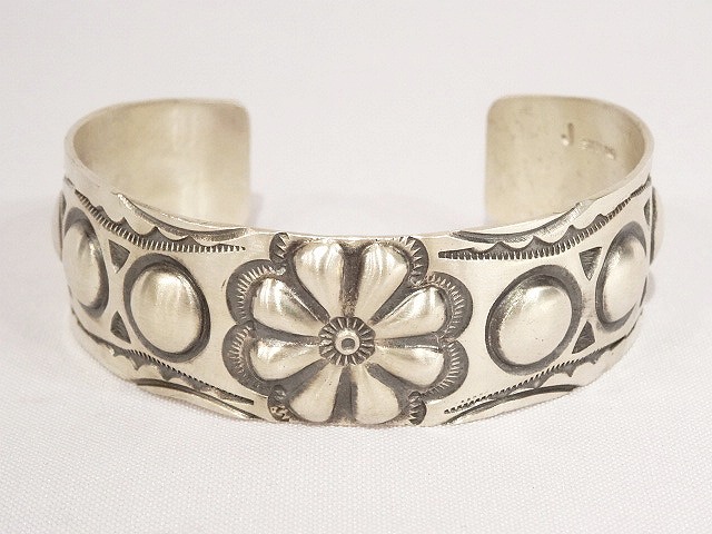 画像: Navajo Indian Jewelry "Julia Smith" 「Accessorie」 入荷しました。