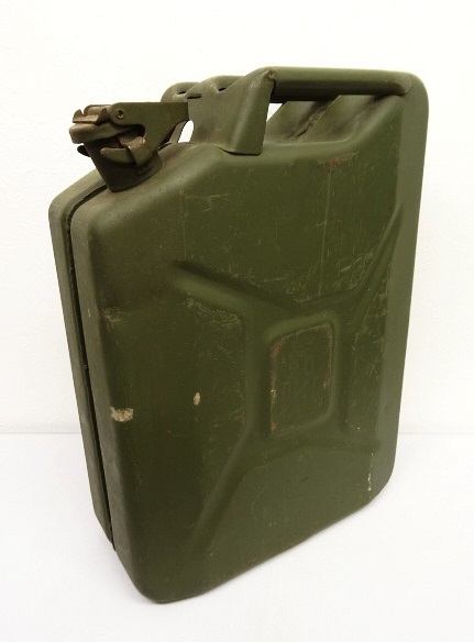 画像: スウェーデン軍 実物 ガソリン缶 (VINTAGE) 「Furniture」 入荷しました。