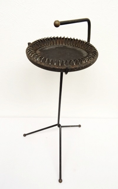 画像: ミッドセンチュリー スチール製 スタンド付き 灰皿 (ANTIQUE) 「Antique Goods」 入荷しました。