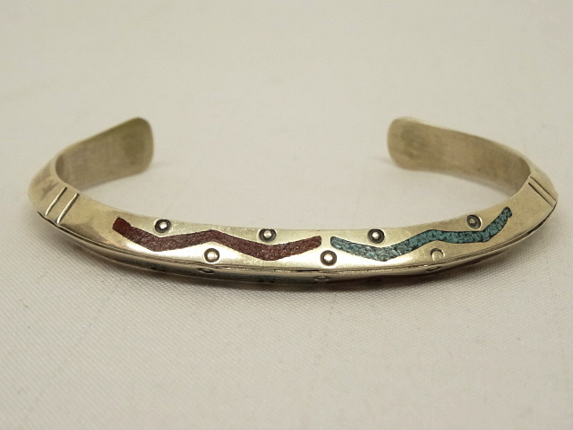 画像: ナバホ族 インディアンジュエリー "Raymond Begay" トライアングルバングル (NEW) 「Accessorie」 入荷しました。
