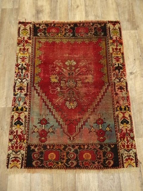 画像: オールド トライバルラグ 134cm x 100cm (ANTIQUE) 「Antique Goods」 入荷しました。