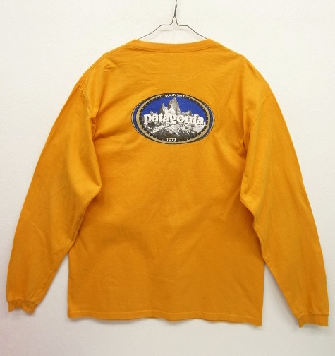 画像: PATAGONIA 白タグ バックプリント ロゴ 長袖Tシャツ USA製 (USED) 「T-Shirt」 入荷しました。
