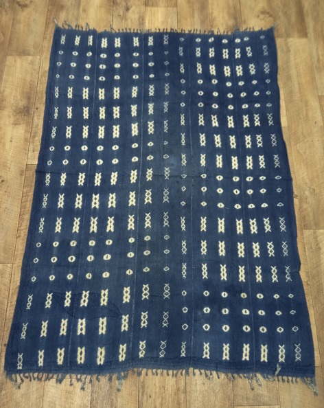 画像: アフリカン インディゴ ファブリック INDIGO PATTERN 157cm x 103cm (ANTIQUE) 「Antique Goods」 入荷しました。