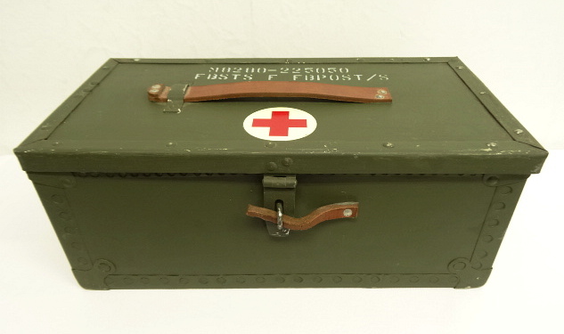 画像: スウェーデン軍 実物 メディカルウッドボックス (VINTAGE) 「Furniture」 入荷しました。