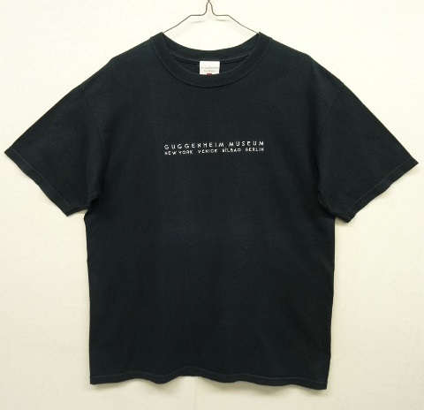 画像: GUGGENHEIM MUSEUM ロゴ刺繍 半袖 Tシャツ ブラック USA製 (VINTAGE) 「T-Shirt」 入荷しました。