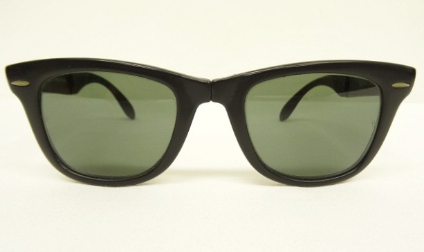 画像: 90'S B&L ボシュロム製 RAY-BAN "FOLDING WAYFARER" サングラス マットブラック フランス製 (VINTAGE) 「Accessorie」入荷しました。