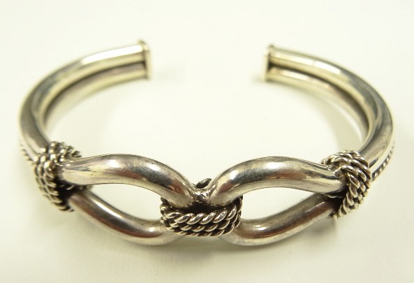 画像: ナバホ族 インディアンジュエリー "STEVE ARVISO" ホースウィスパラー シルバーバングル (NEW) 「Accessorie」入荷しました。