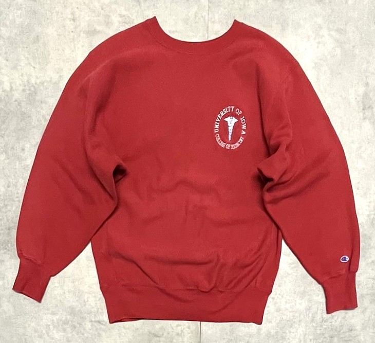 画像: 90'S CHAMPION "UNIVERSITY OF IOWA" 刺繍タグ リバースウィーブ レッド USA製 (VINTAGE) 「Sweat Shirt」入荷しました。