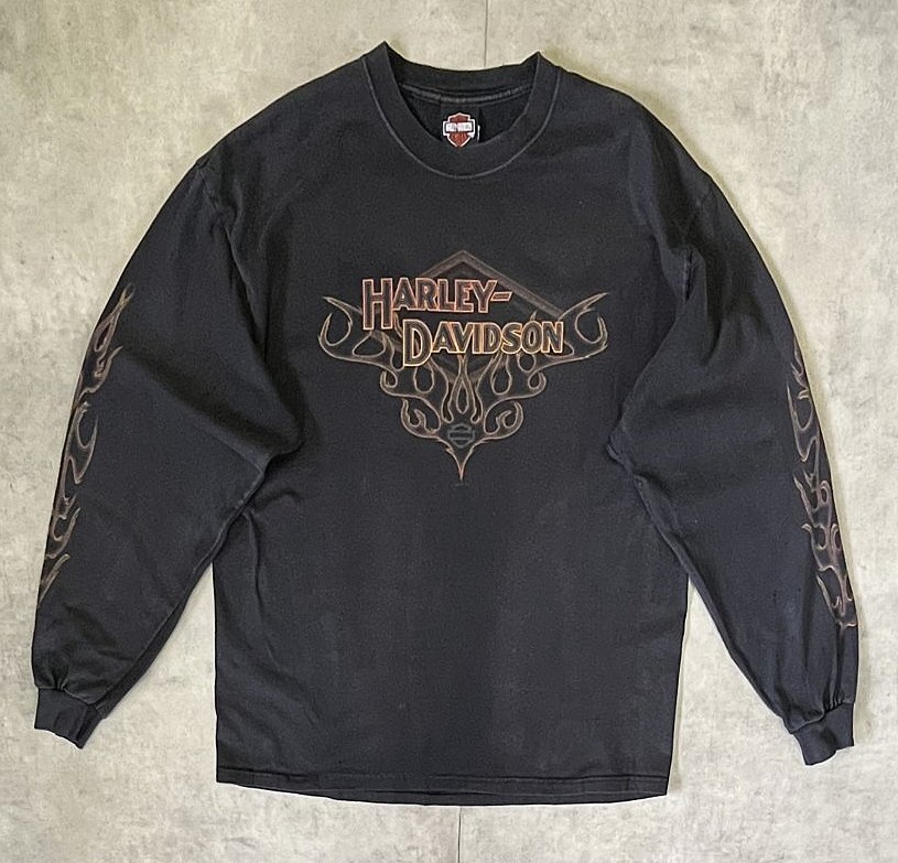 画像: 00'S HARLEY DAVIDSON 両面プリント 袖フレイム 長袖 Tシャツ フェードブラック USA製 (VINTAGE) 「T-Shirt」入荷しました。