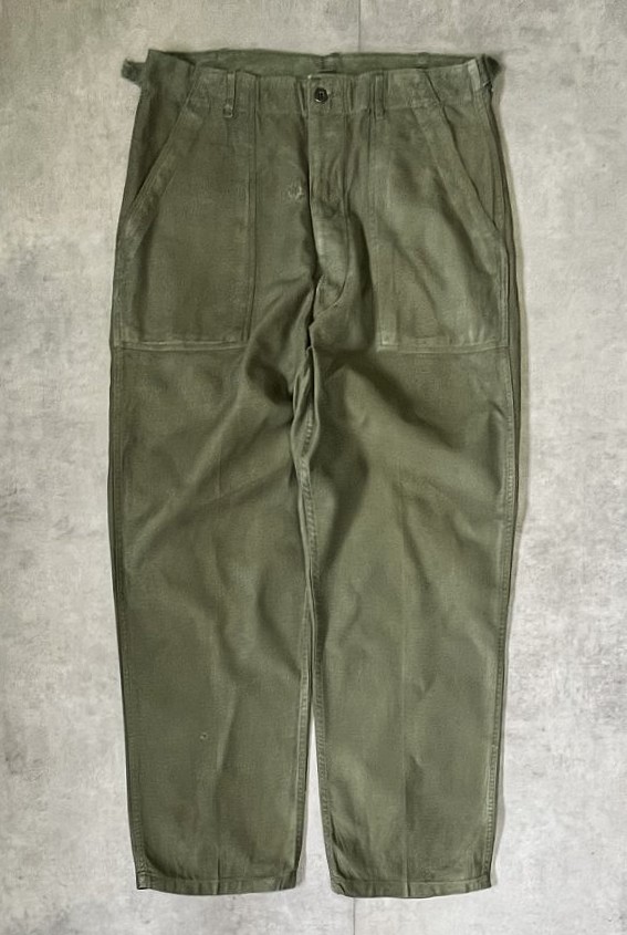 画像: 60'S アメリカ軍 US ARMY "OG107" 初期モデル コットンサテン 平ボタン ベイカーパンツ (VINTAGE) 「Bottoms」入荷しました。