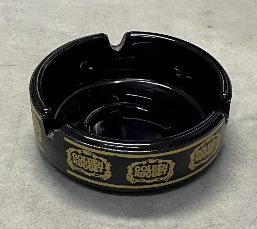画像: GOLDEN NUGGET HOTEL アッシュトレー 灰皿 ブラック (VINTAGE)「Antique Goods」入荷しました。