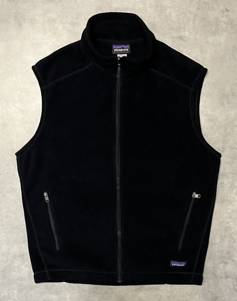 画像: PATAGONIA "SYNCHILLA" 裾ロゴ フルジップ フリースベスト ブラック (MINT CONDITION)「No Sleeve」入荷しました。