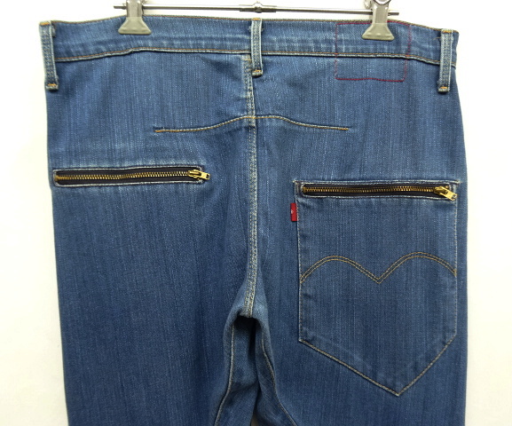 画像: LEVIS RED "PASSIVE AGGRESSIVE" 立体裁断デニム 2001年 チュニジア製 (USED)