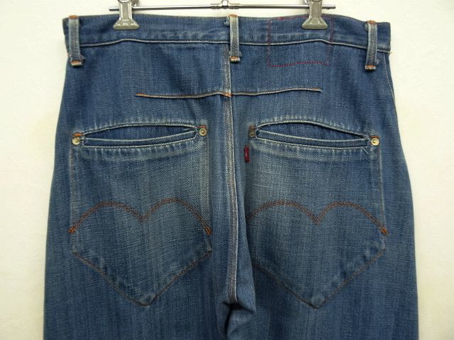 画像: LEVIS RED "1st COMFORT" 立体裁断デニム 2000年 (USED)