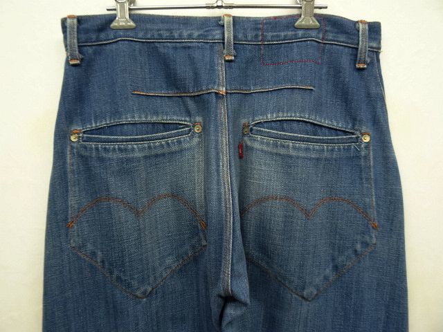 画像: LEVIS RED "1st COMFORT" 立体裁断デニム 2000年 (USED)