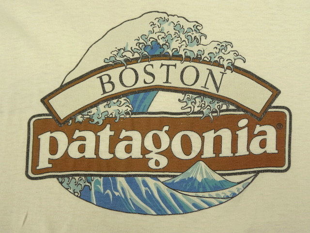 画像: 90'S PATAGONIA "BOSTONストア限定" 黒タグ 北斎波プリント 半袖Tシャツ USA製 (VINTAGE)