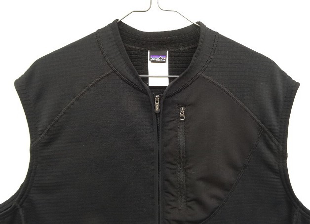 画像: 00'S PATAGONIA 裾ロゴ レギュレーター R1 ハーフジップベスト ブラック USA製 (VINTAGE)