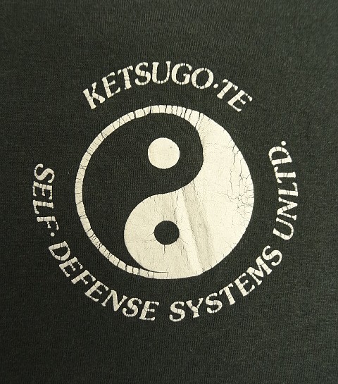 画像3: 90'S YIN & YANG コットン/ポリ シングルステッチ 半袖 Tシャツ フェードブラック (VINTAGE)