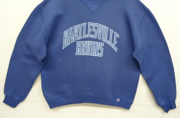 画像: 90'S RUSSELL ATHLETIC 前Vガゼット付き 染み込みプリント クルーネック スウェットシャツ フェードブルー USA製 (VINTAGE)