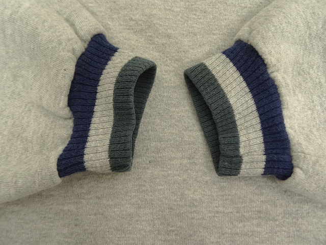 画像: 90'S RUSSELL ATHLETIC ライン入りリブ Vネック スウェットシャツ ヘザーグレー USA製 (VINTAGE)