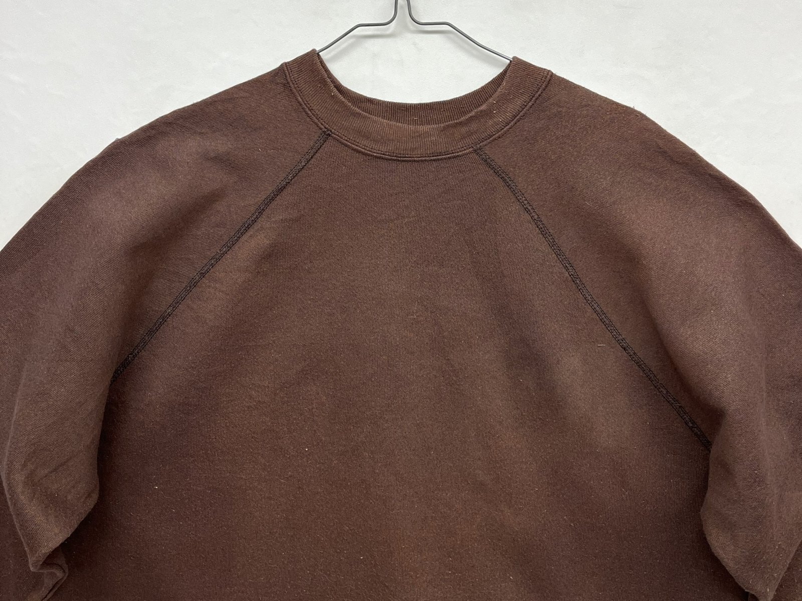 画像: 80'S UNKNOWN ラグランスリーブ クルーネック スウェットシャツ ヘザーブラウン USA製 (VINTAGE)