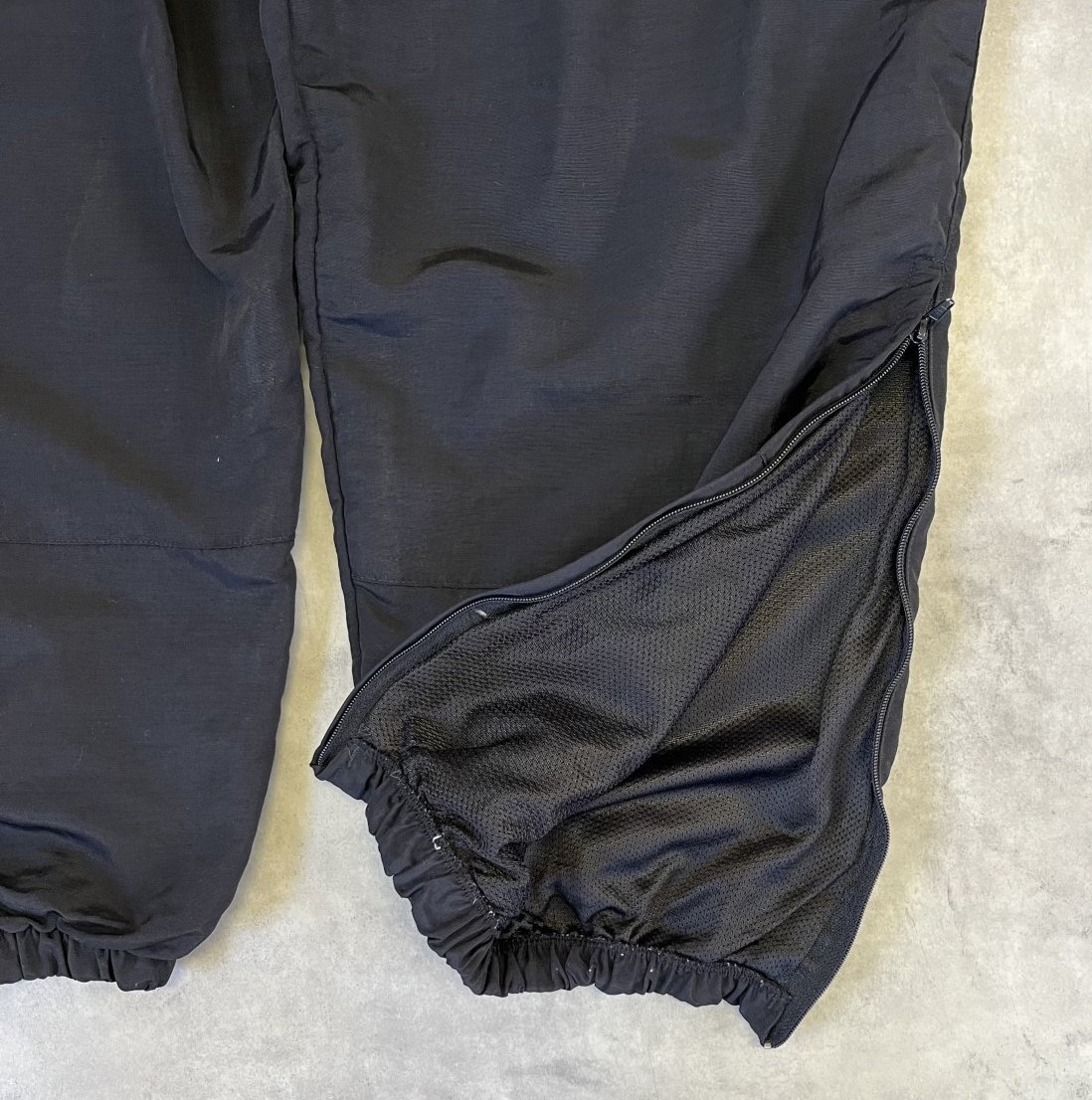 画像: アメリカ軍 US ARMY IPFU ナイロン トレーニングパンツ ブラック M-SHORT (USED)