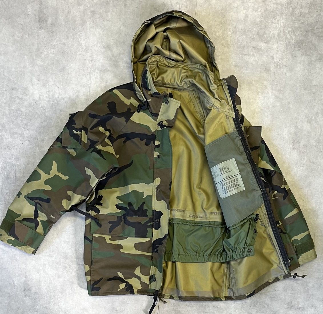 画像3: アメリカ軍 US ARMY ECWCS "GEN2モデル" GORE-TEX パーカー ウッドランドカモ S-SHORT (DEADSTOCK)