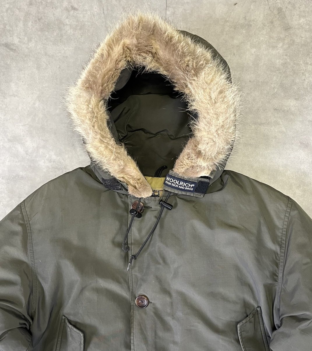 画像: 90'S WOOLRICH "ARCTIC PARKA" リアルコヨーテファー グースダウンジャケット オリーブ USA製 (VINTAGE)