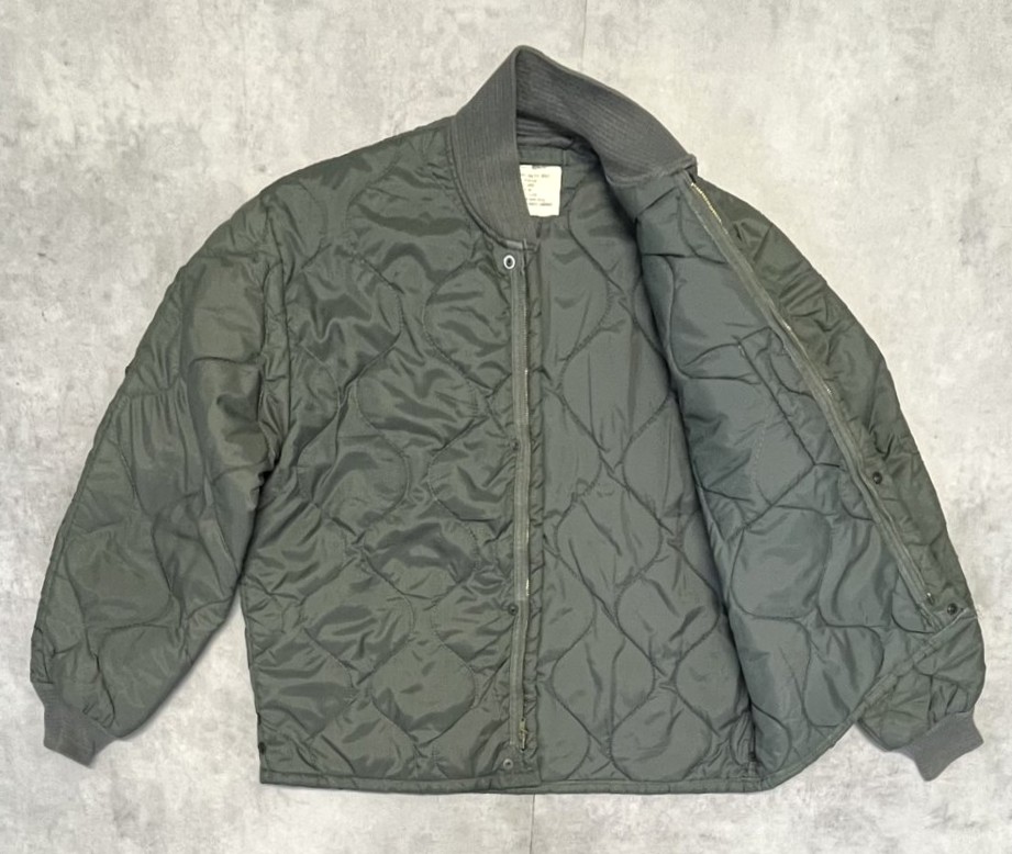 画像4: 70'S アメリカ軍 USAF "CWU-9/P" キルティング ライナージャケット セージグリーン (VINTAGE) 
