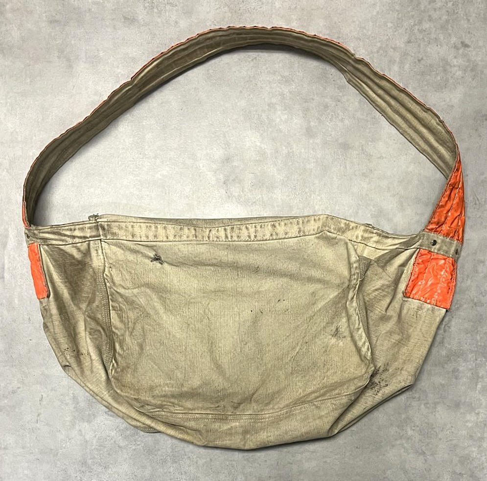 画像7: 60'S THE PATRIOT LEDGER 染み込みプリント ニュースペーパーバッグ オフホワイト/オレンジ (VINTAGE)