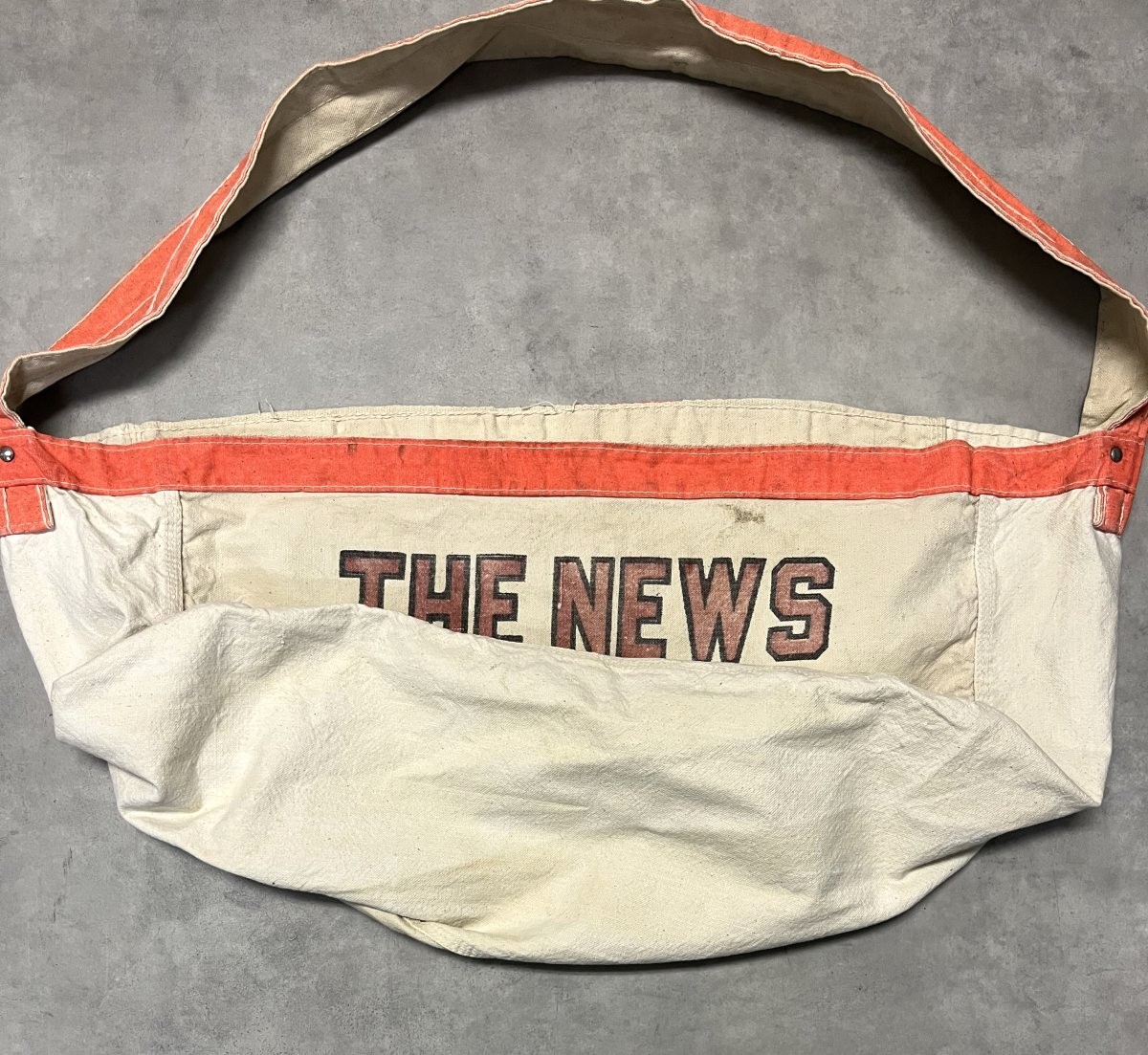 画像6: 60'S THE NEWS AND OBSERVER 染み込みプリント ニュースペーパーバッグ オフホワイト/オレンジ (VINTAGE)
