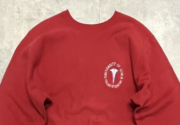 画像: 90'S CHAMPION "UNIVERSITY OF IOWA" 刺繍タグ リバースウィーブ レッド USA製 (VINTAGE)