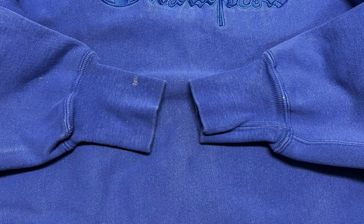 画像: 90'S CHAMPION 刺繍タグ 筆記体ロゴ同色刺繍 リバースウィーブ ブルー USA製 (VINTAGE)