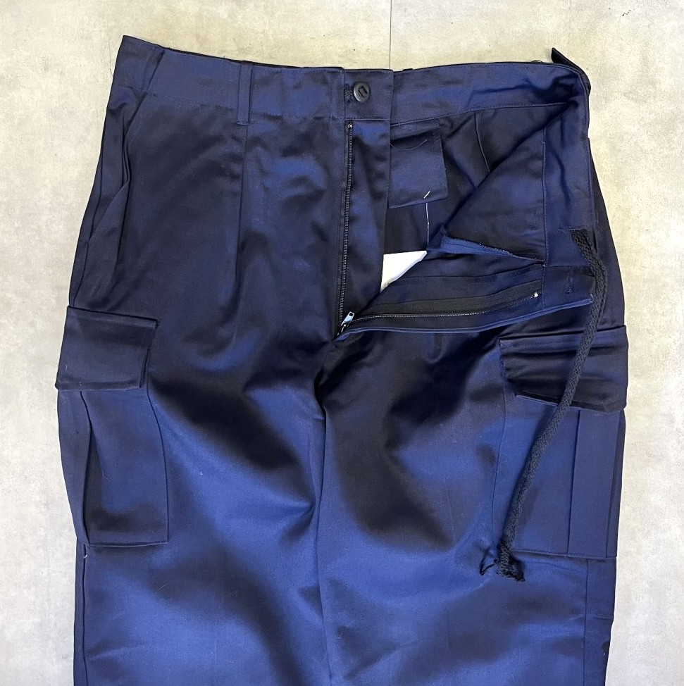 画像: イギリス軍 ROYAL NAVY 前期型 カーゴパンツ ネイビー (DEADSTOCK)