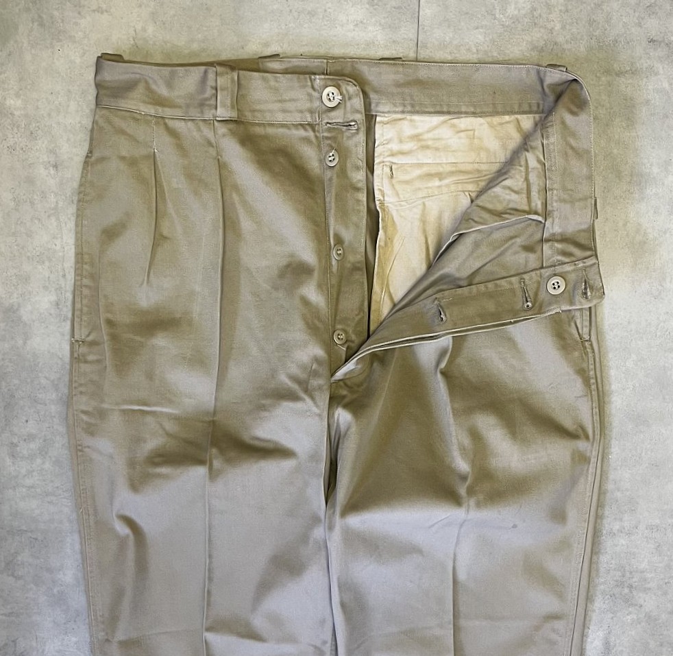 画像: 50'S フランス軍 M52 ボタンフライ プリーツ入り チノパンツ ベージュ 23 (VINTAGE)