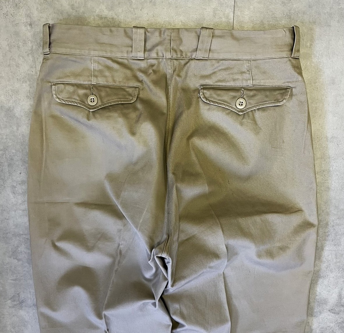 画像: 50'S フランス軍 M52 ボタンフライ プリーツ入り チノパンツ ベージュ 23 (VINTAGE)