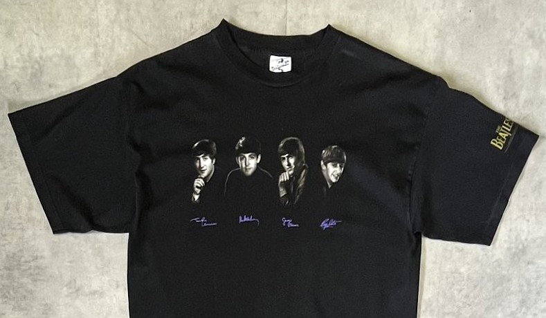 画像: 90'S THE BEATLES 袖プリント入り 半袖 Tシャツ ブラック USA製 (VINTAGE)