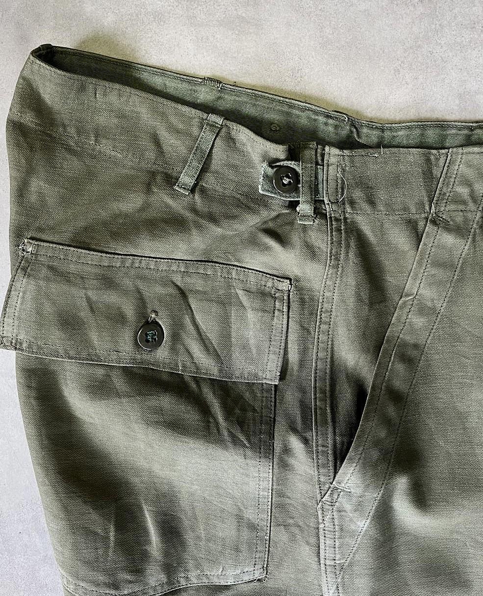 画像4: 60'S アメリカ軍 US ARMY "OG107" 初期モデル コットンサテン 平ボタン ベイカーパンツ ツートンカラー (VINTAGE)