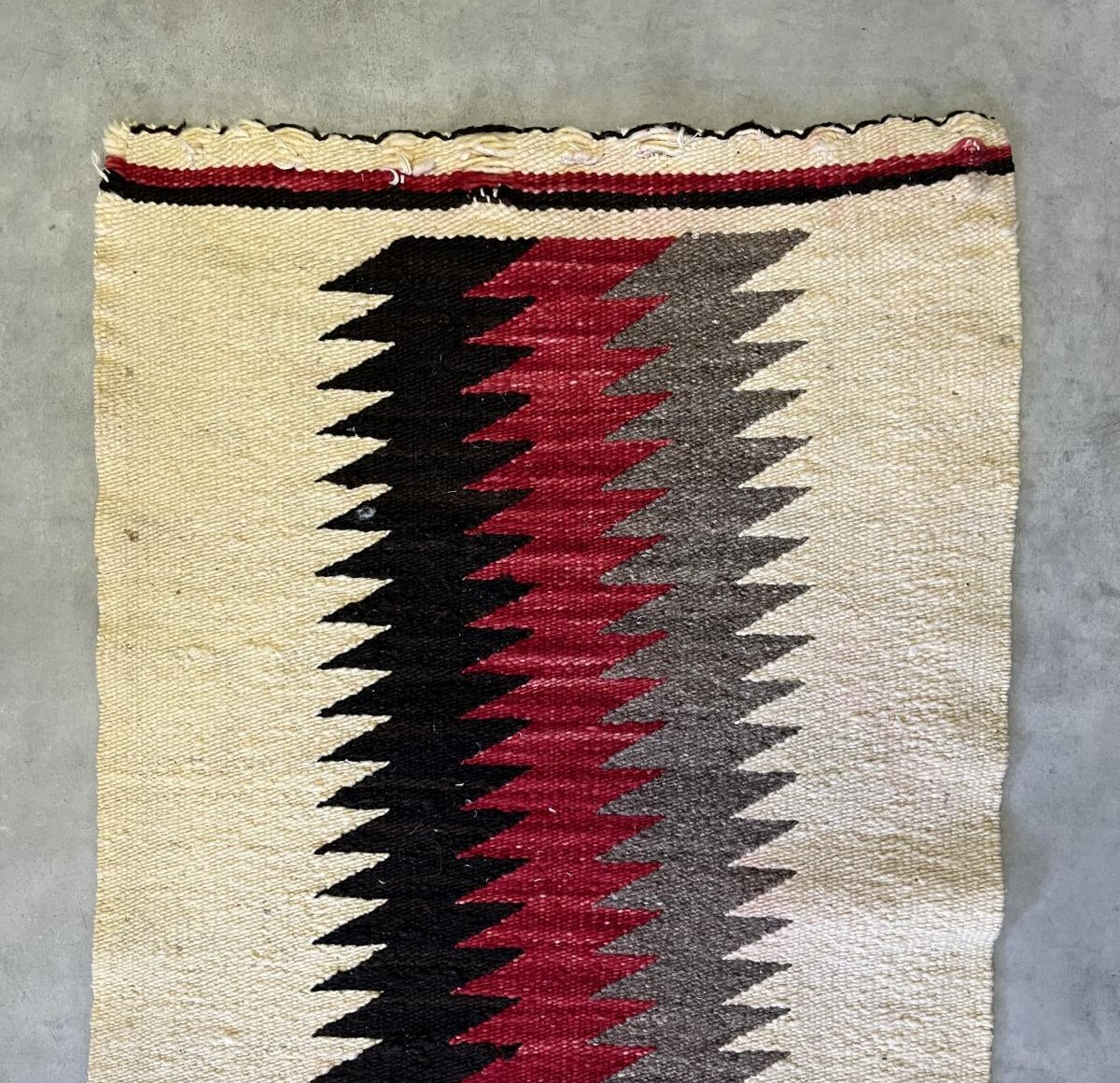 画像2: オールド ナバホ ウールラグ 96cm x 51cm (VINTAGE)