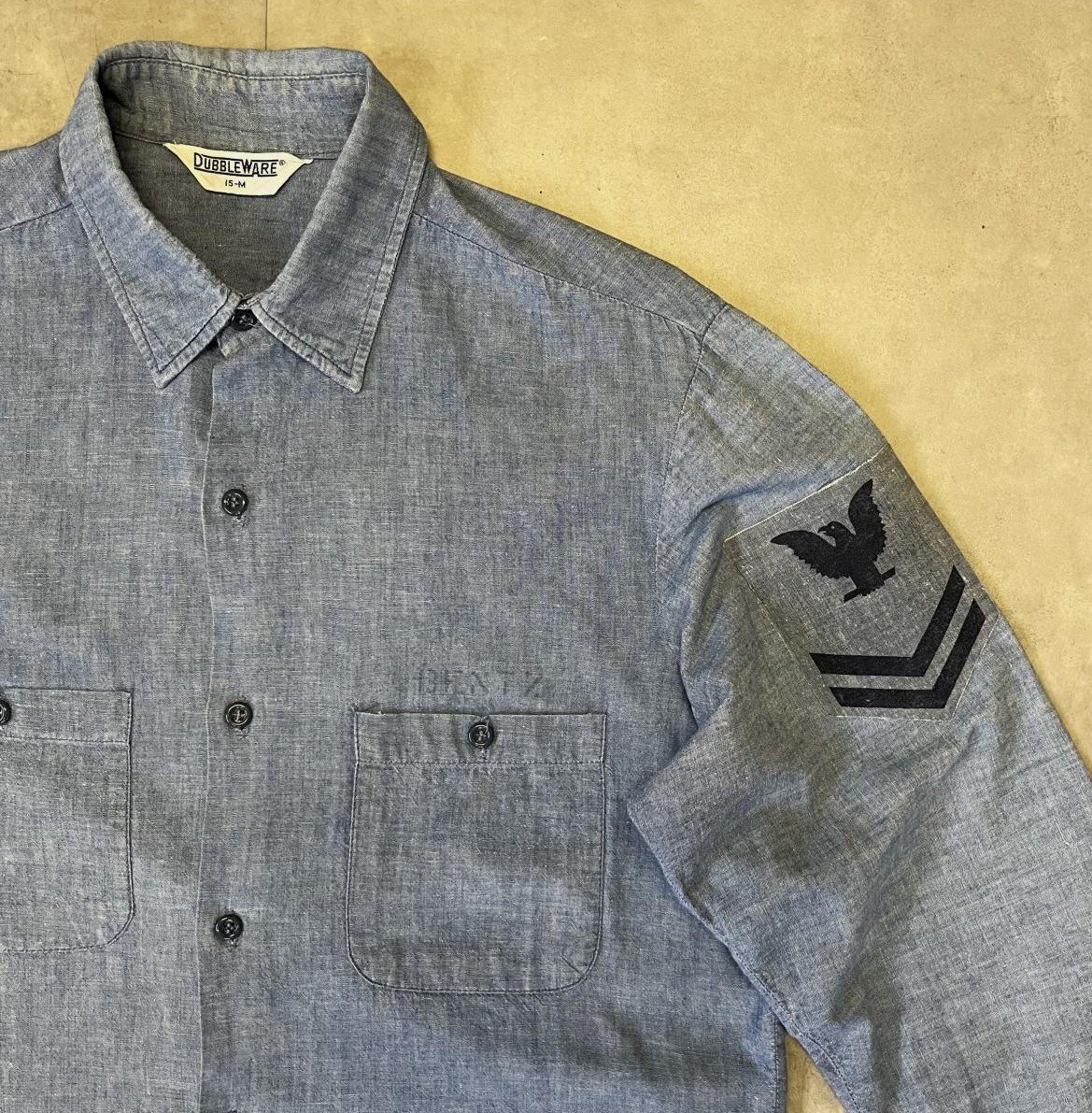画像: 60'S アメリカ軍 US NAVY "DUBBLEWARE製" コットン100% ステンシル入り 耳付き シャンブレーシャツ ブルー USA製 (VINTAGE)