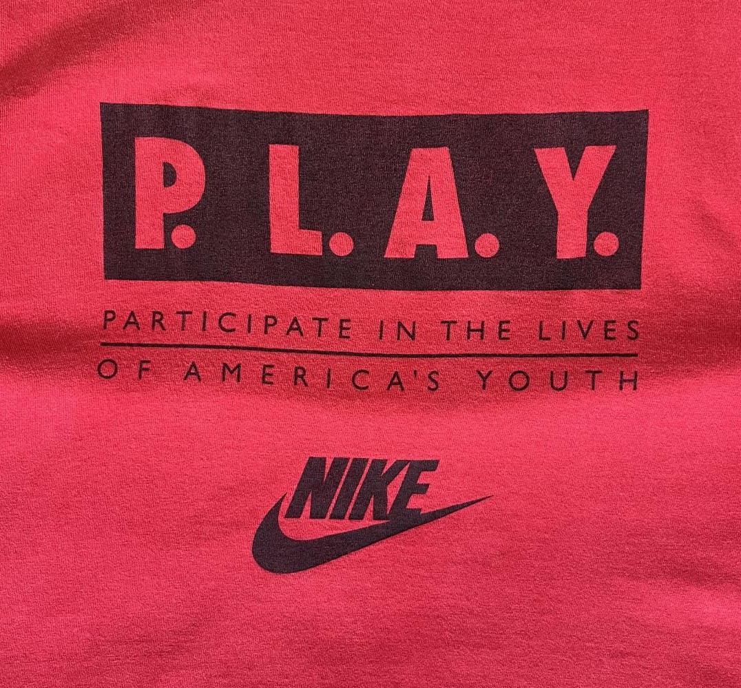 画像3: 90'S NIKE "P.L.A.Y." 銀タグ シングルステッチ 両面プリント Tシャツ レッド USA製 (VINTAGE)