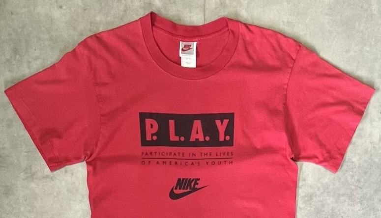 画像: 90'S NIKE "P.L.A.Y." 銀タグ シングルステッチ 両面プリント Tシャツ レッド USA製 (VINTAGE)