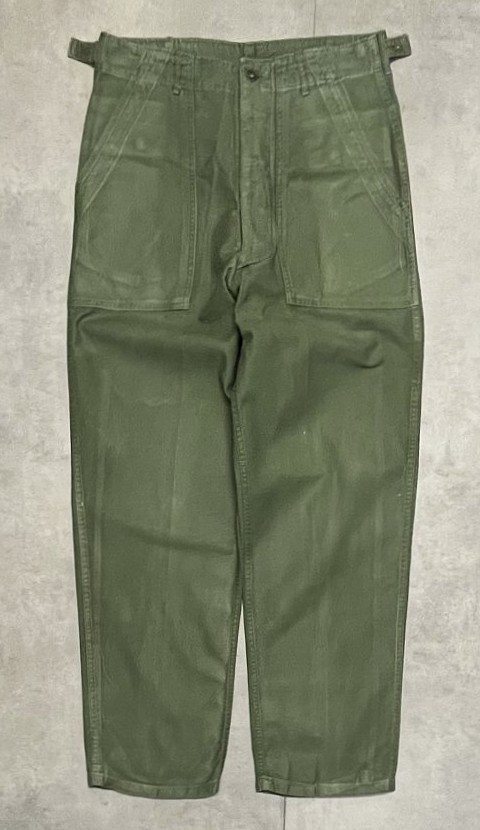 画像1: 60'S アメリカ軍 US ARMY "OG107" 初期モデル コットンサテン 平ボタン ベイカーパンツ ミリタリーグリーン (VINTAGE)