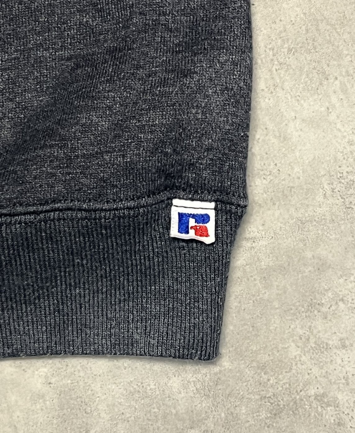 画像3: 90'S RUSSELL ATHLETIC 前Vガゼット付き クルーネック スウェットシャツチャコール USA製 (VINTAGE)
