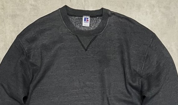 画像: 90'S RUSSELL ATHLETIC 前Vガゼット付き クルーネック スウェットシャツチャコール USA製 (VINTAGE)