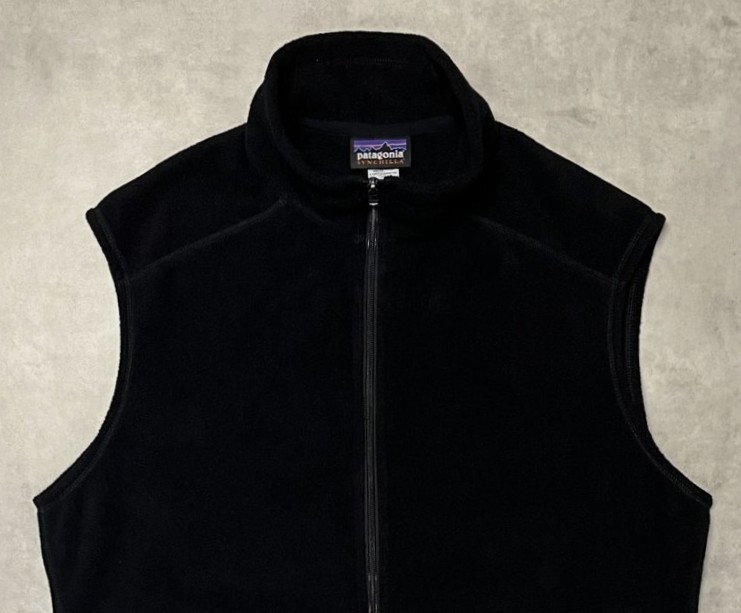 画像: PATAGONIA "SYNCHILLA" 裾ロゴ フルジップ フリースベスト ブラック (MINT CONDITION)