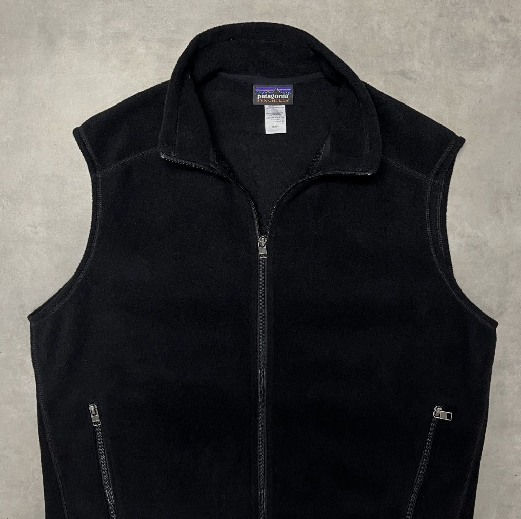 画像: PATAGONIA "SYNCHILLA" 裾ロゴ フルジップ フリースベスト ブラック (MINT CONDITION)