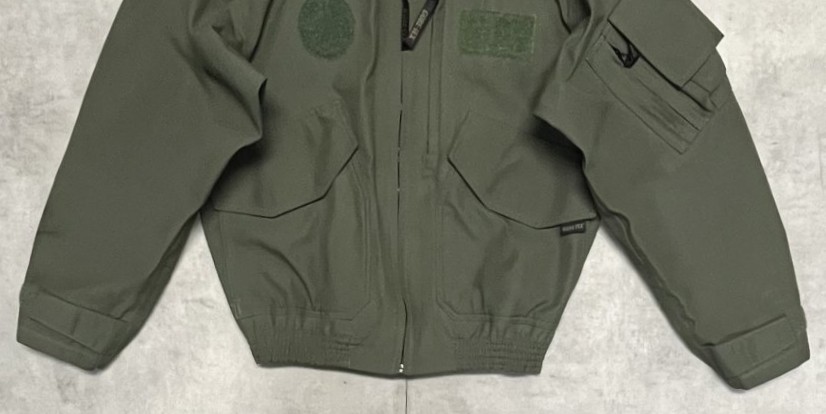画像: アメリカ軍 USAF "CWU-106/P" ゴアテックス フライトジャケット セージグリーン (VINTAGE) 