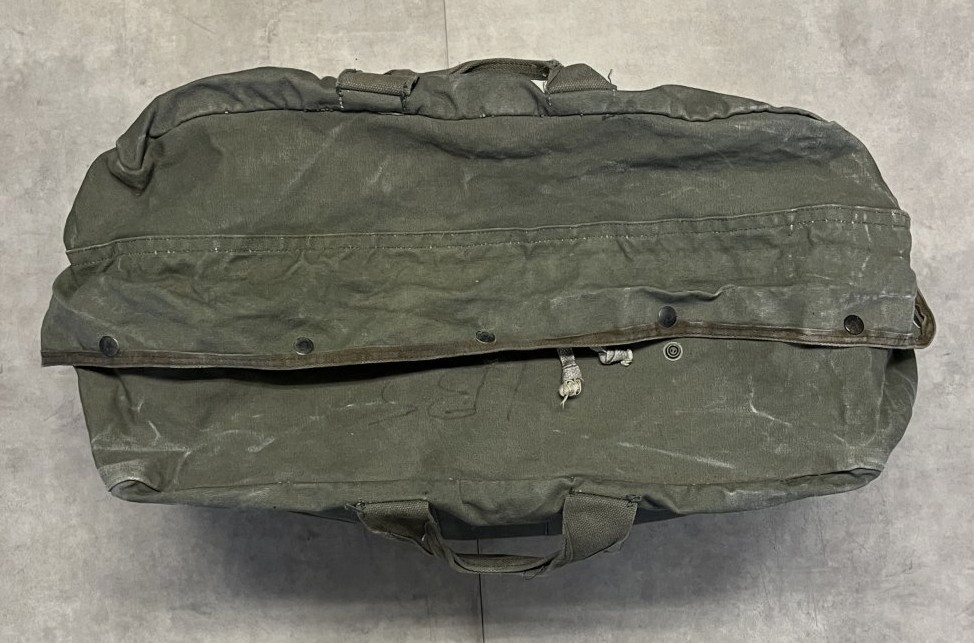 画像4: 80'S アメリカ軍 USAF コットンキャンバス フライヤーズキットバッグ オリーブ (VINTAGE)