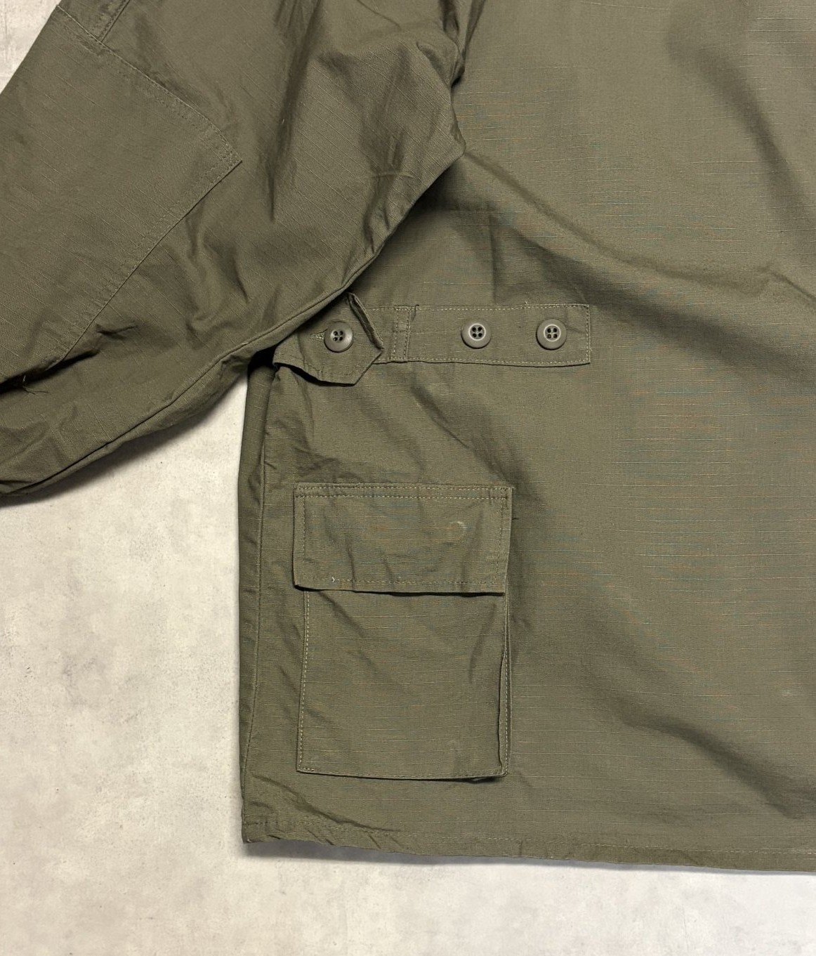画像5: ODDMENT "BIG TACTICAL SHIRT" 解体再構築 リップストップ ハーフコート カーキ (REMAKE)